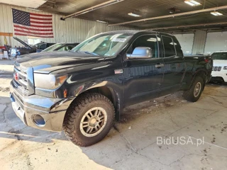 TOYOTA TUNDRA DOUBLE CAB SR5