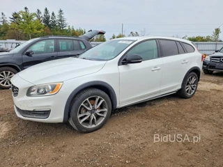 VOLVO V60 CROSS COUNTRY PREMIER+