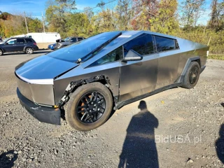 TESLA CYBERTRUCK