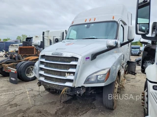 FREIGHTLINER CASCADIA 126