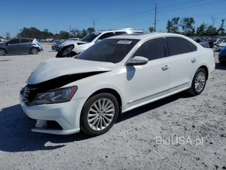 VOLKSWAGEN PASSAT SE