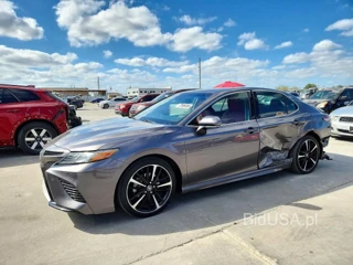 TOYOTA CAMRY XSE