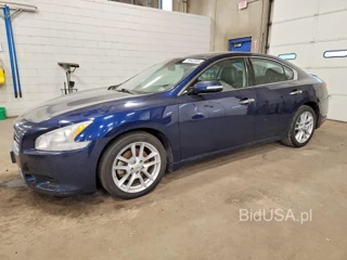 NISSAN MAXIMA