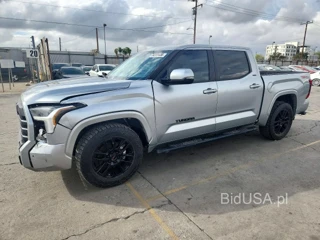 TOYOTA TUNDRA SR5