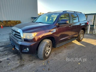 TOYOTA SEQUOIA SR5