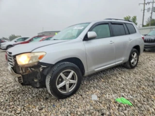 TOYOTA HIGHLANDER BASE