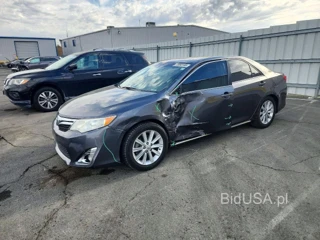 TOYOTA CAMRY XLE