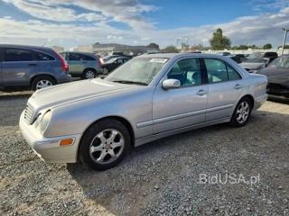 MERCEDES-BENZ E 320