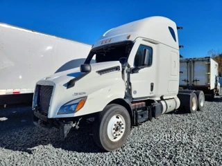 FREIGHTLINER CASCADIA 126