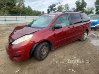 TOYOTA SIENNA LE 8-PASSENGER