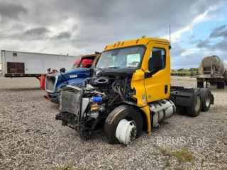 FREIGHTLINER CASCADIA 126