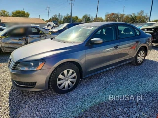 VOLKSWAGEN PASSAT S