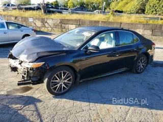 TOYOTA CAMRY XLE