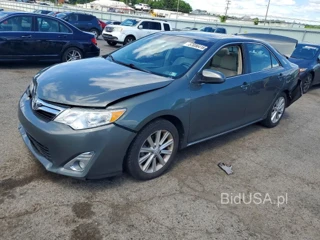 TOYOTA CAMRY XLE V6