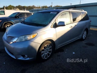 TOYOTA SIENNA LIMITED 7-PASSENGER