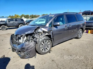 TOYOTA SIENNA XLE 7-PASSENGER