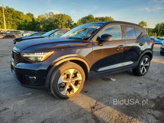 VOLVO XC40 PLUS