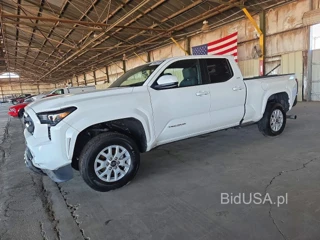 TOYOTA TACOMA SR5
