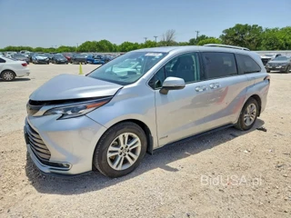 TOYOTA SIENNA PLATINUM 7-PASSENGER