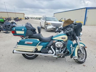 HARLEY-DAVIDSON FLHTCU