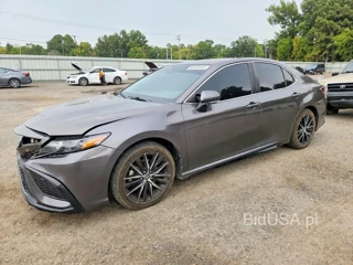 TOYOTA CAMRY SE