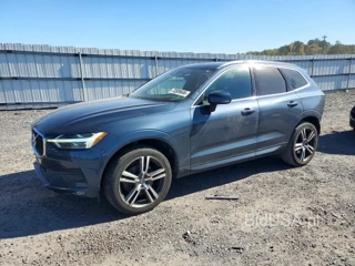 VOLVO XC60 T6 MOMENTUM