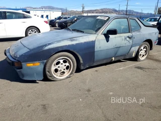 PORSCHE 944