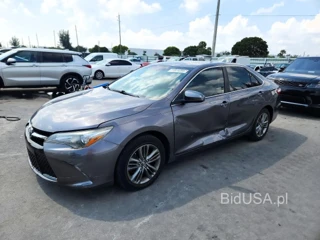 TOYOTA CAMRY SE