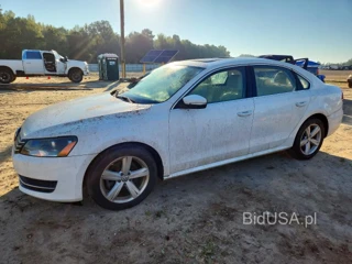 VOLKSWAGEN PASSAT SE
