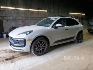 PORSCHE MACAN BASE
