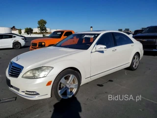 MERCEDES-BENZ S 550