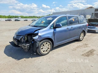 TOYOTA SIENNA XLE 8-PASSENGER