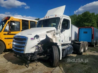 FREIGHTLINER CASCADIA 126