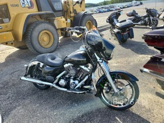 HARLEY-DAVIDSON FLHX STREET GLIDE
