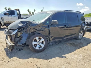 TOYOTA SIENNA LE