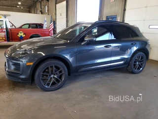 PORSCHE MACAN BASE