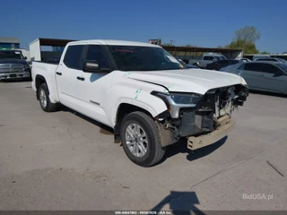 TOYOTA TOYOTA TUNDRA SR5