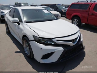 TOYOTA TOYOTA CAMRY SE