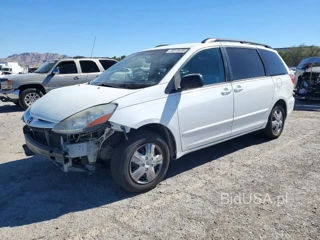 TOYOTA SIENNA LE 8-PASSENGER