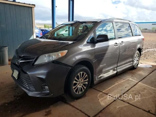 TOYOTA SIENNA XLE 8-PASSENGER
