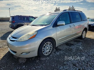 TOYOTA SIENNA XLE LIMITED