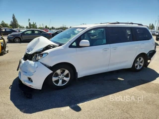 TOYOTA SIENNA LE