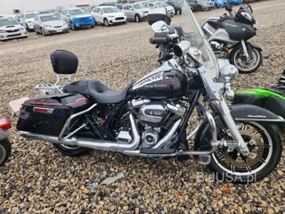 HARLEY-DAVIDSON FLHR ROAD KING