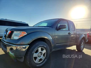 NISSAN FRONTIER SE V6