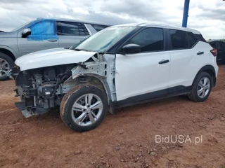 NISSAN KICKS S