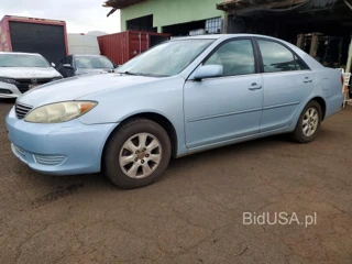TOYOTA CAMRY LE V6