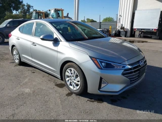 HYUNDAI HYUNDAI ELANTRA SE