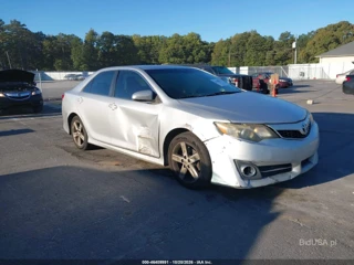 TOYOTA TOYOTA CAMRY SE