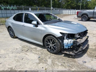 TOYOTA TOYOTA CAMRY SE
