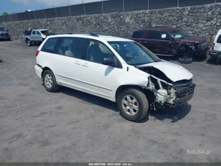 TOYOTA TOYOTA SIENNA LE